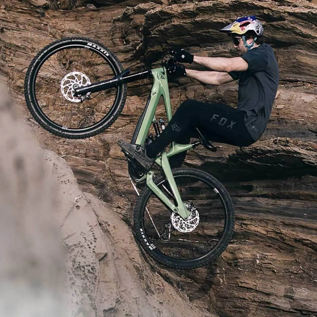 Yt Industries Yt Ebike For Sale YT Industries Decoy CF Pro Race 2019 Mountain  Bike Reviews