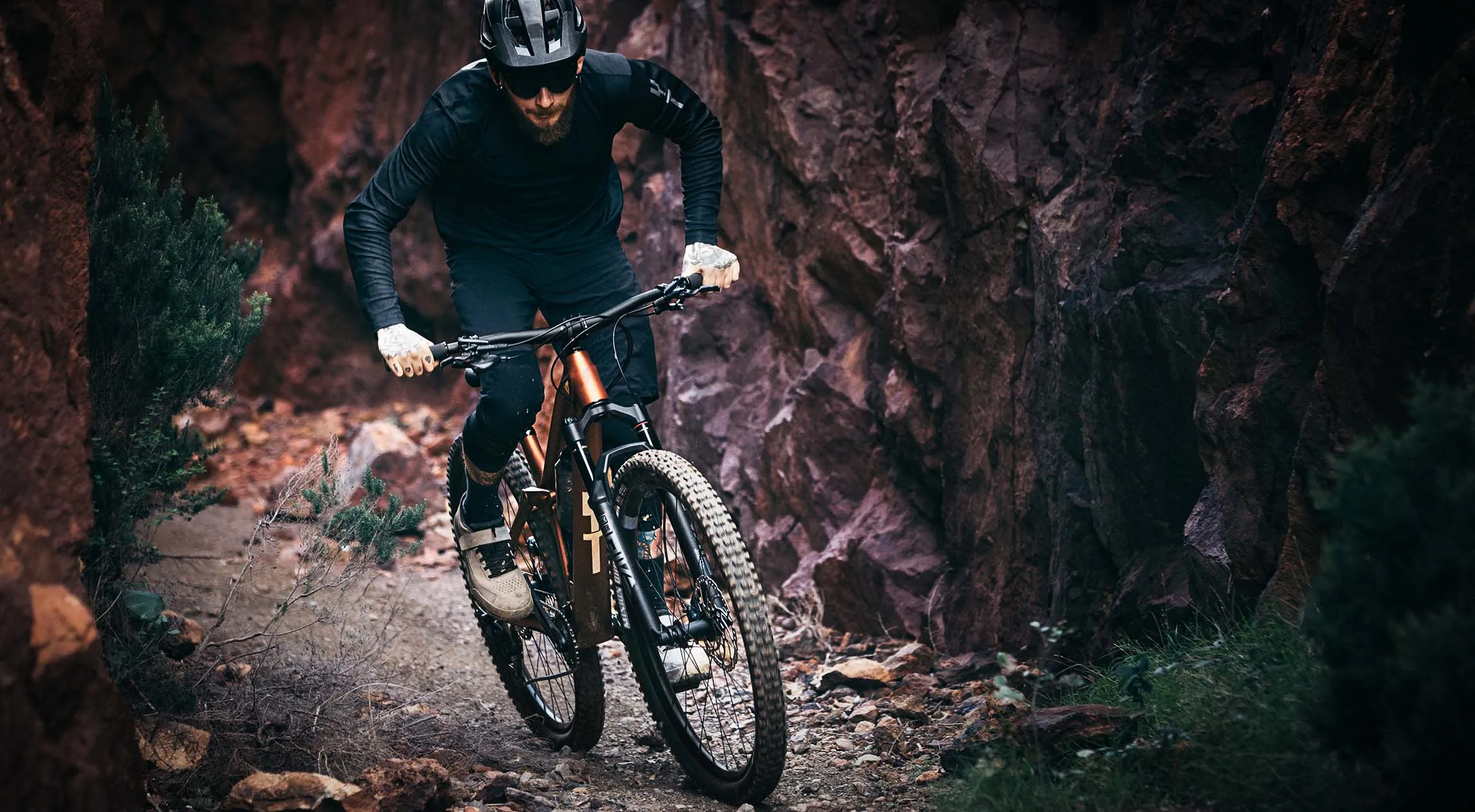 yt様ページ Downhill Bike | TUES Core 3