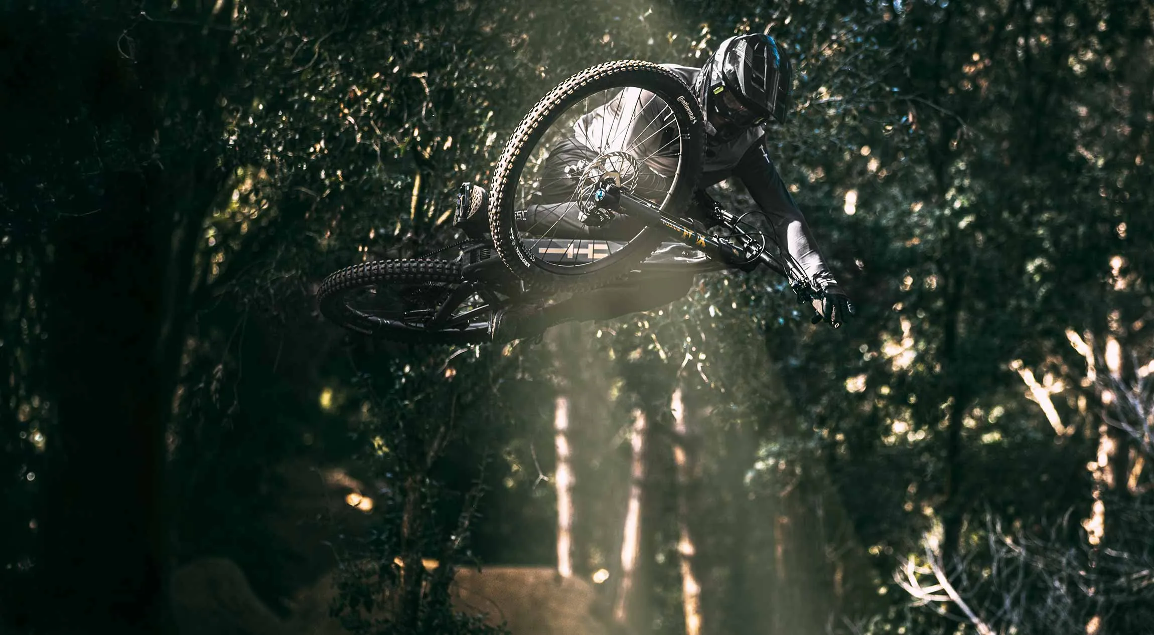 XL新品未使用　ポリヘル　ハーフ　ショーティ アイボリーエイジングファイヤー2 Avinox-Decoy X | YT-Industries